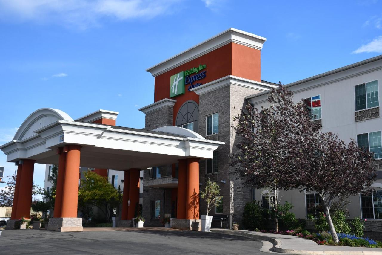 Holiday Inn Express Hotel & Suites Evanston By Ihg Bagian luar foto