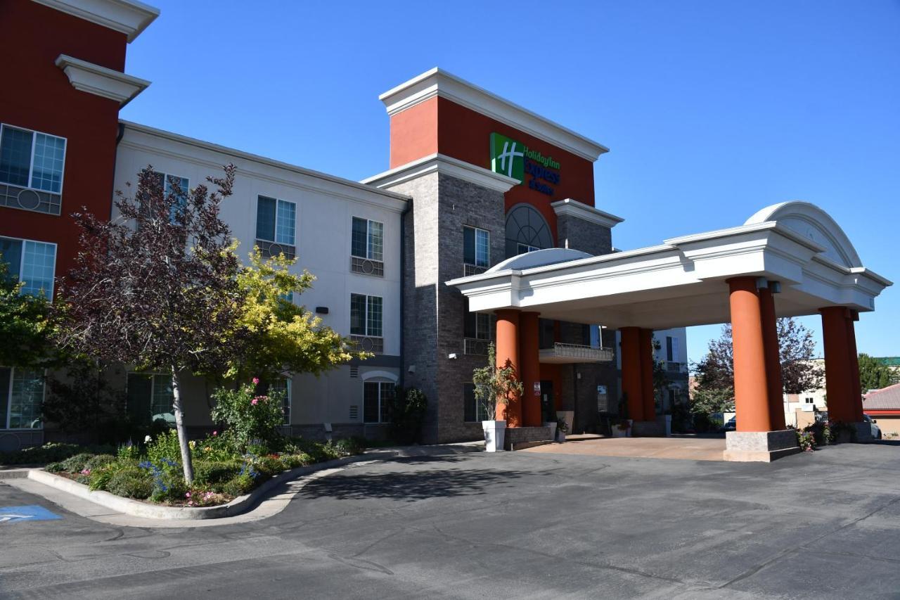 Holiday Inn Express Hotel & Suites Evanston By Ihg Bagian luar foto