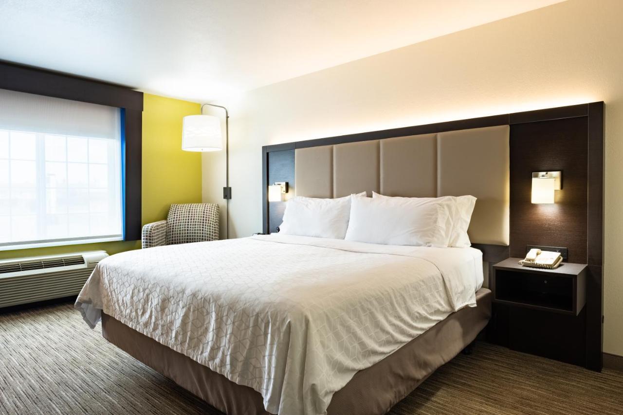 Holiday Inn Express Hotel & Suites Evanston By Ihg Bagian luar foto
