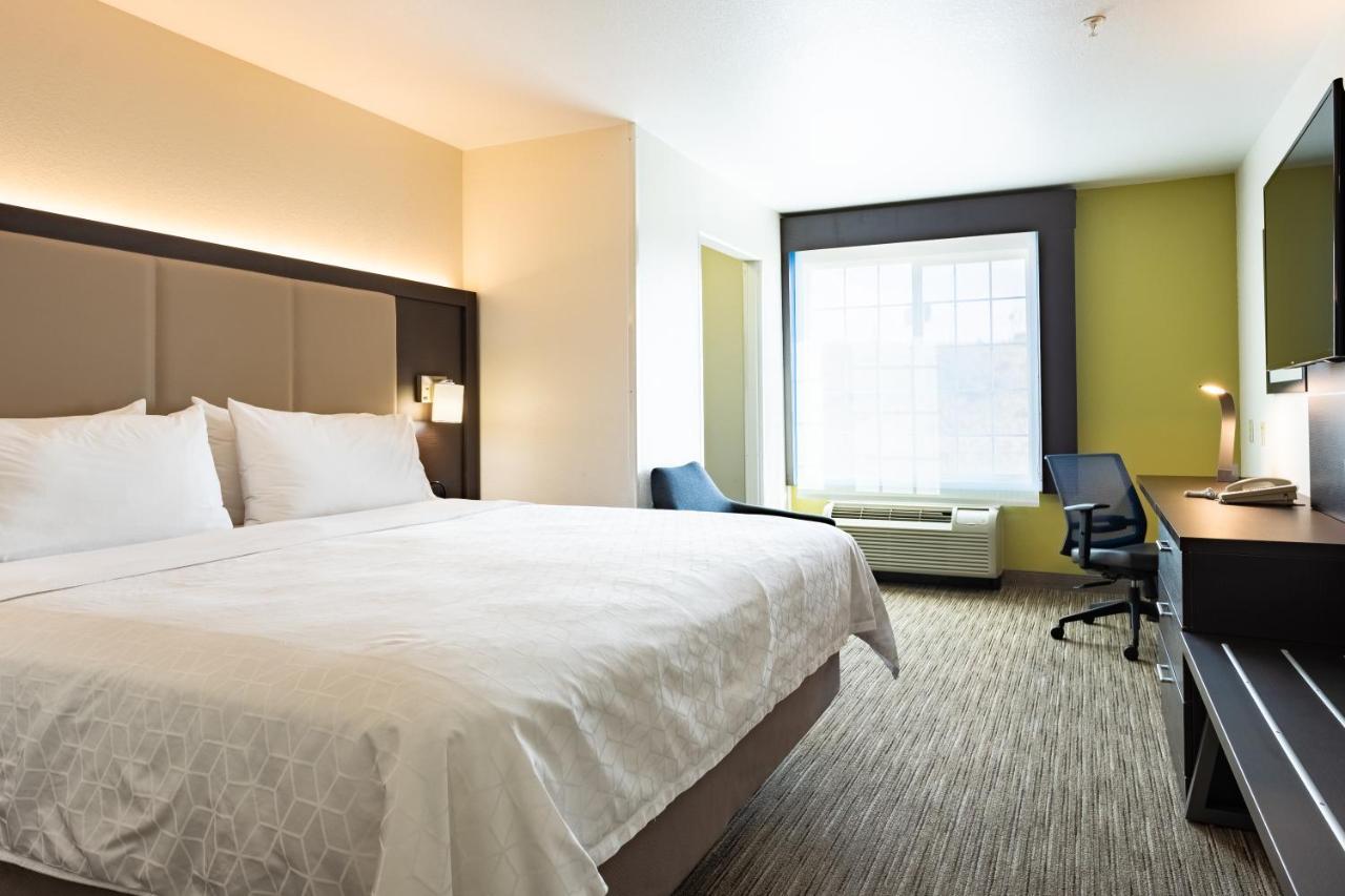Holiday Inn Express Hotel & Suites Evanston By Ihg Bagian luar foto