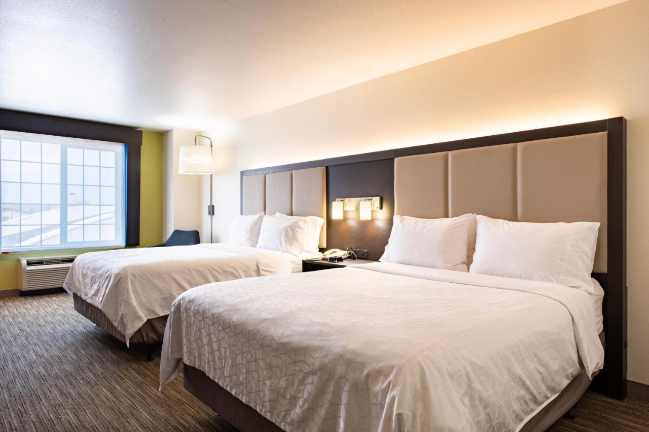 Holiday Inn Express Hotel & Suites Evanston By Ihg Bagian luar foto