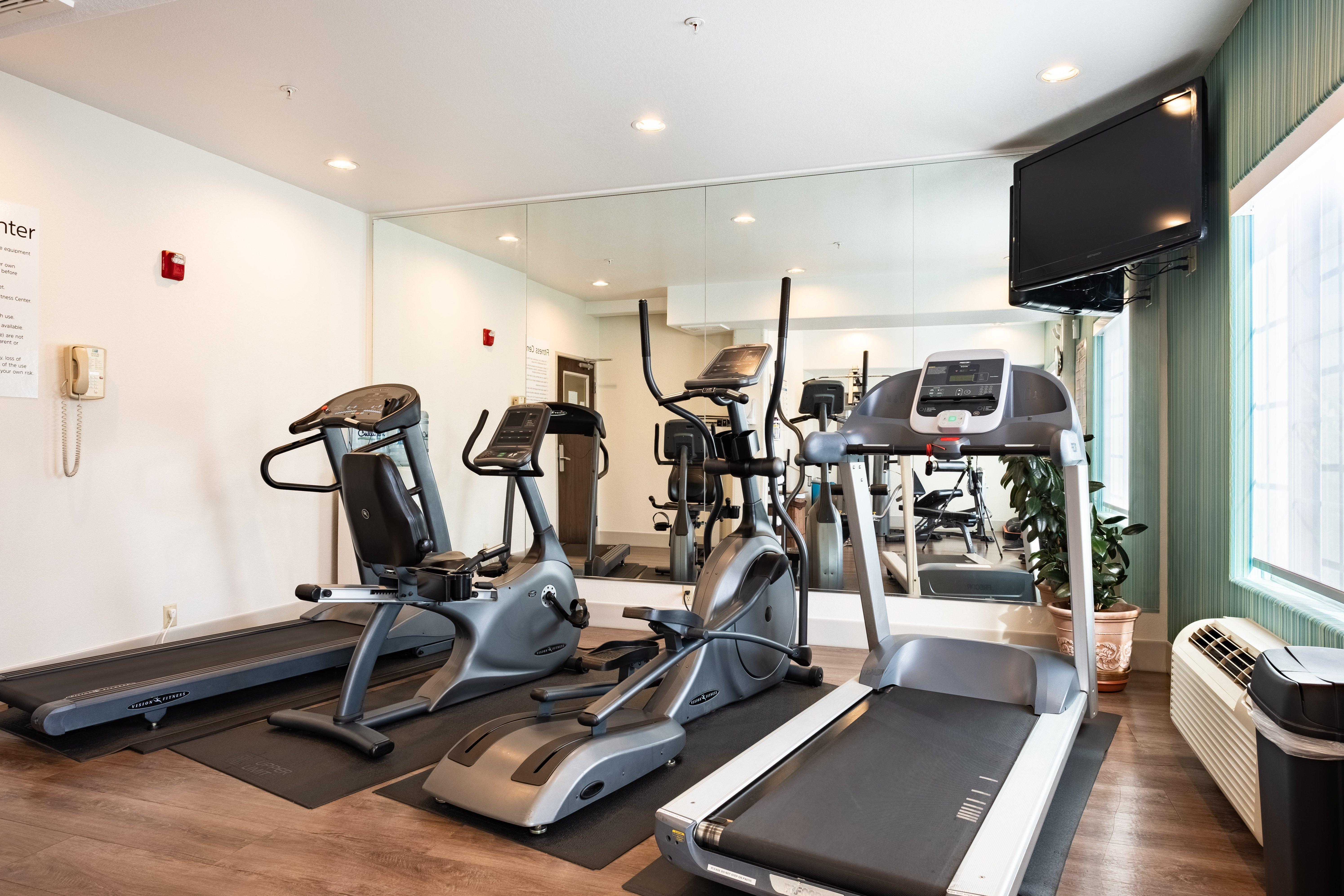 Holiday Inn Express Hotel & Suites Evanston By Ihg Bagian luar foto